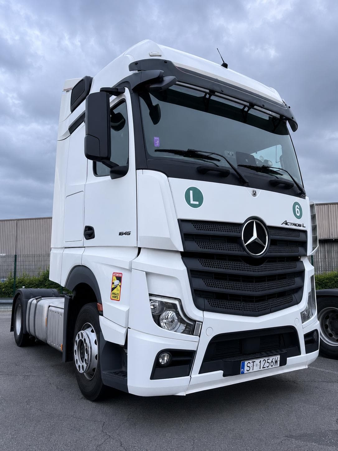 Royal Global Logistics 7